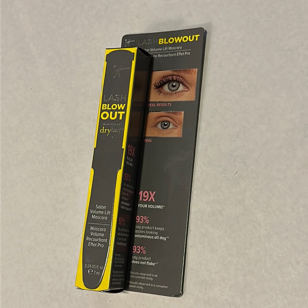 It Cosmetics Lash Blowout Mascara collab with Drybar - Lift and Volume Biotin - Picture 2 of 3